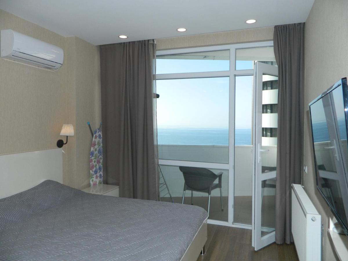 Апартамент С Видом На Море Batumi Esterno foto