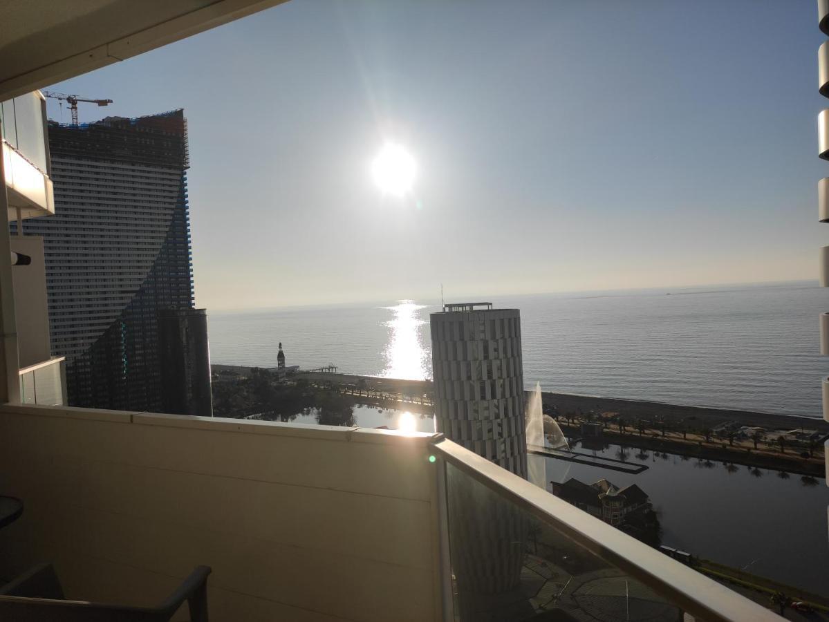 Апартамент С Видом На Море Batumi Esterno foto