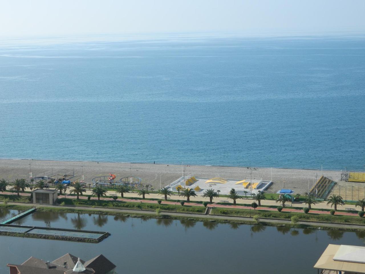 Апартамент С Видом На Море Batumi Esterno foto